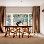 Forest & Waves - Luxury Seaside Retreat With Pool, 90m To The & Pro Workstations Appartamento