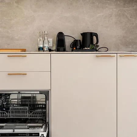 Forest & Waves - Luxury Seaside Retreat With Pool, 90m To The & Pro Workstations Διαμέρισμα