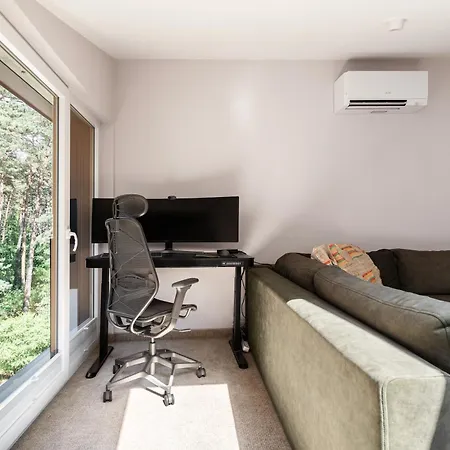 Forest & Waves - Luxury Seaside Retreat With Pool, 90m To The & Pro Workstations Διαμέρισμα