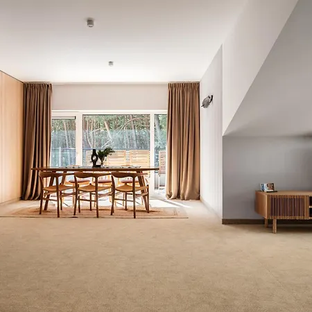 Διαμέρισμα Forest & Waves - Luxury Seaside Retreat With Pool, 90m To The & Pro Workstations *