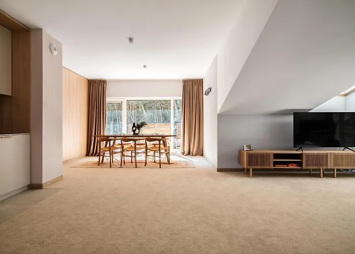 Forest & Waves - Luxury Seaside Retreat With Pool, 90m To The & Pro Workstations