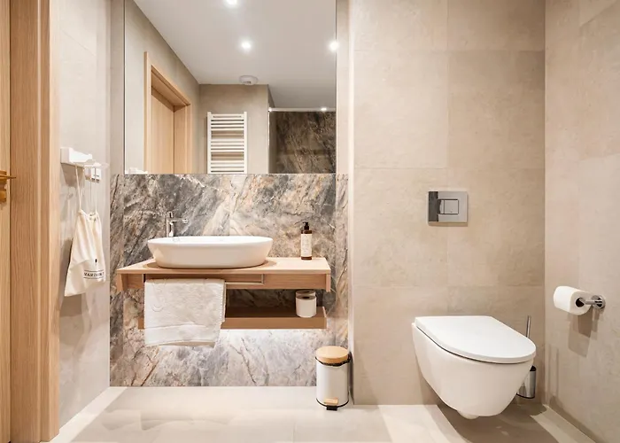 Apartamento Forest & Waves - Luxury Seaside Retreat With Pool, 90m To The & Pro Workstations